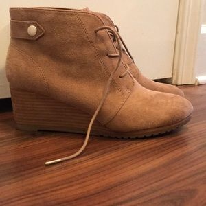 Dr. Scholl’s foam technology tan wedges.